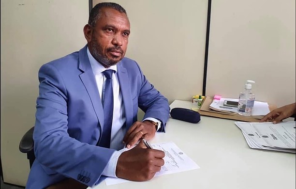 Vereador Luisinho divulga nota pública após chegada de medicamentos na Secretaria de Saúde de Maragogipe