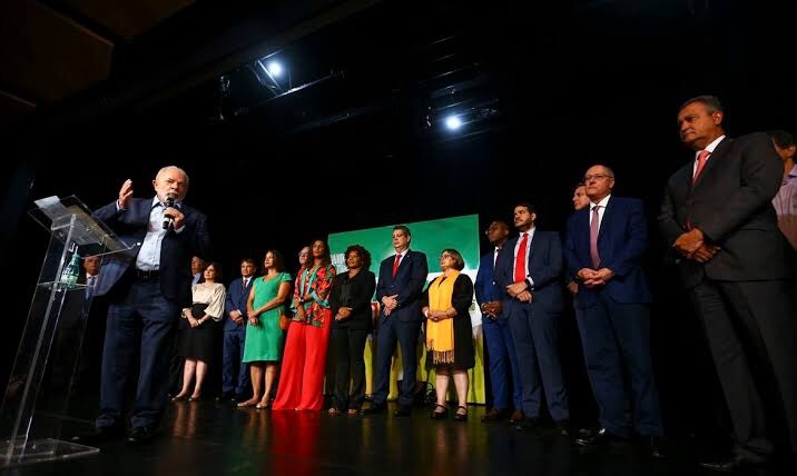 Lula anuncia 16 novos ministros; lista tem Alckmin e 6 primeiras mulheres