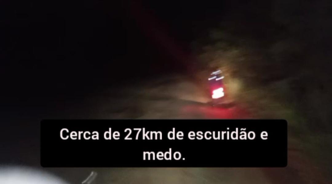 Trabalhadores reclamam de buracos e falta de iluminação na estrada de São Roque do Paraguaçu, em Maragogipe